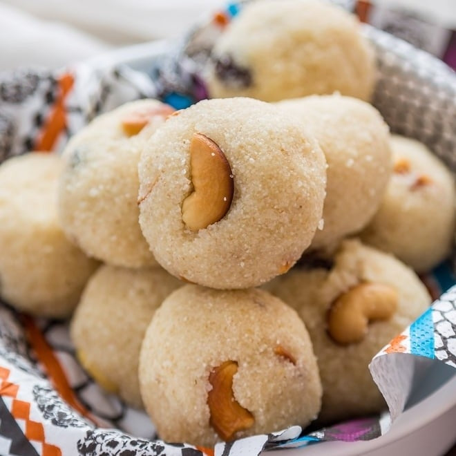 Rava Ladoo